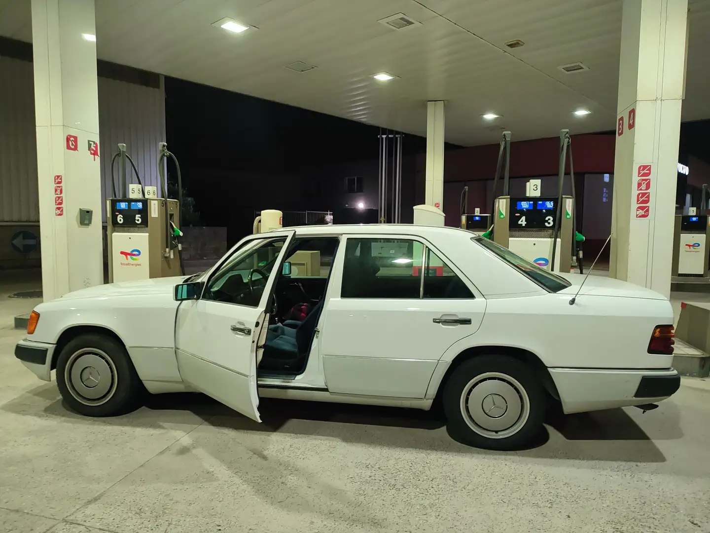 Mercedes-Benz E 200 w 124 Wit - 1