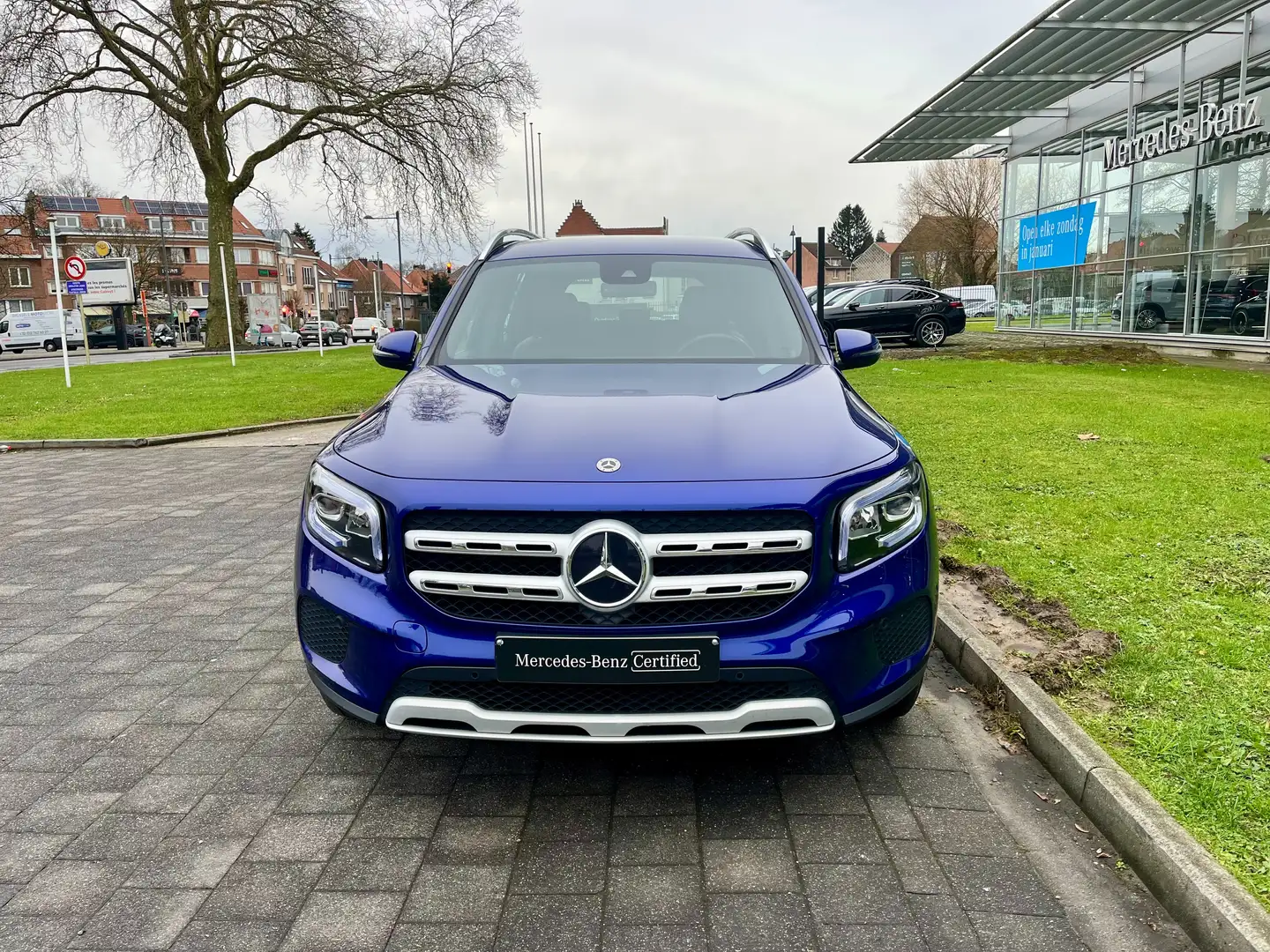Mercedes-Benz GLB 180 d Essential Line Modrá - 2