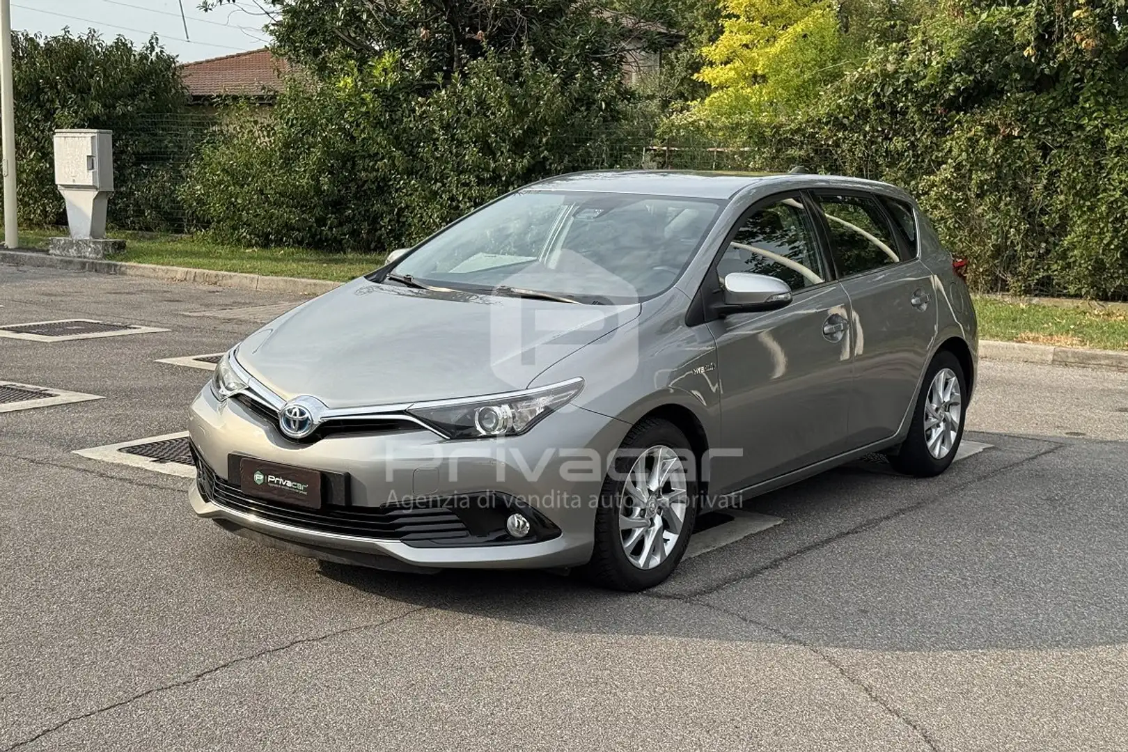 Toyota Auris Auris 1.8 Hybrid Active Argent - 1