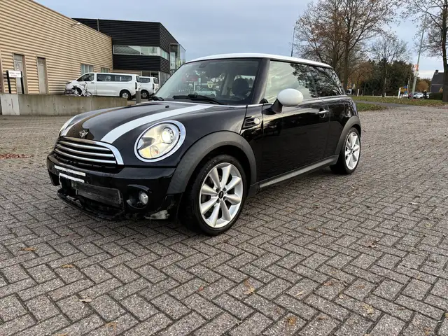 MINI Cooper Mini 1.6 Westminster Rijdbare voorschade ![ panoda