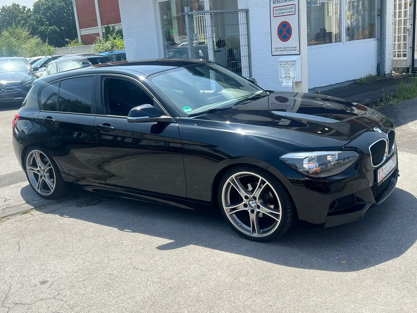 BMW 116 116 i*SCHECKHEFT GEPFLEGT*KLIMAAUTOMATIK* Schwarz - 2