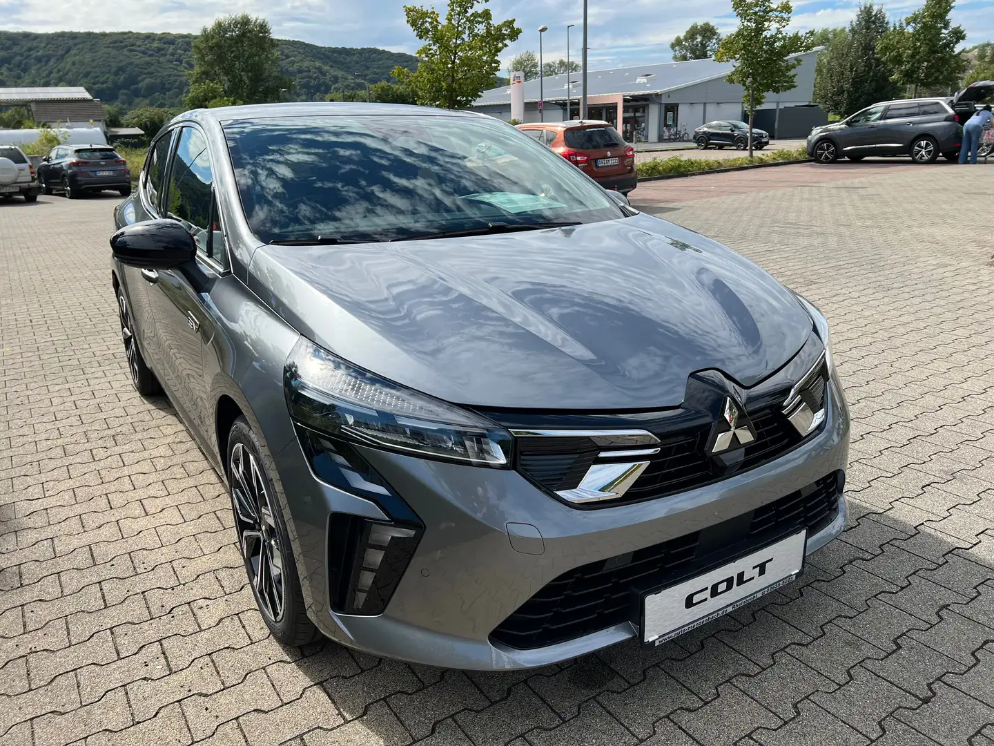 Mitsubishi Colt Select Grau - 1