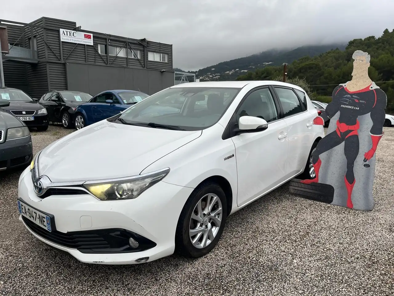 Toyota Auris HSD 136H LOUNGE
