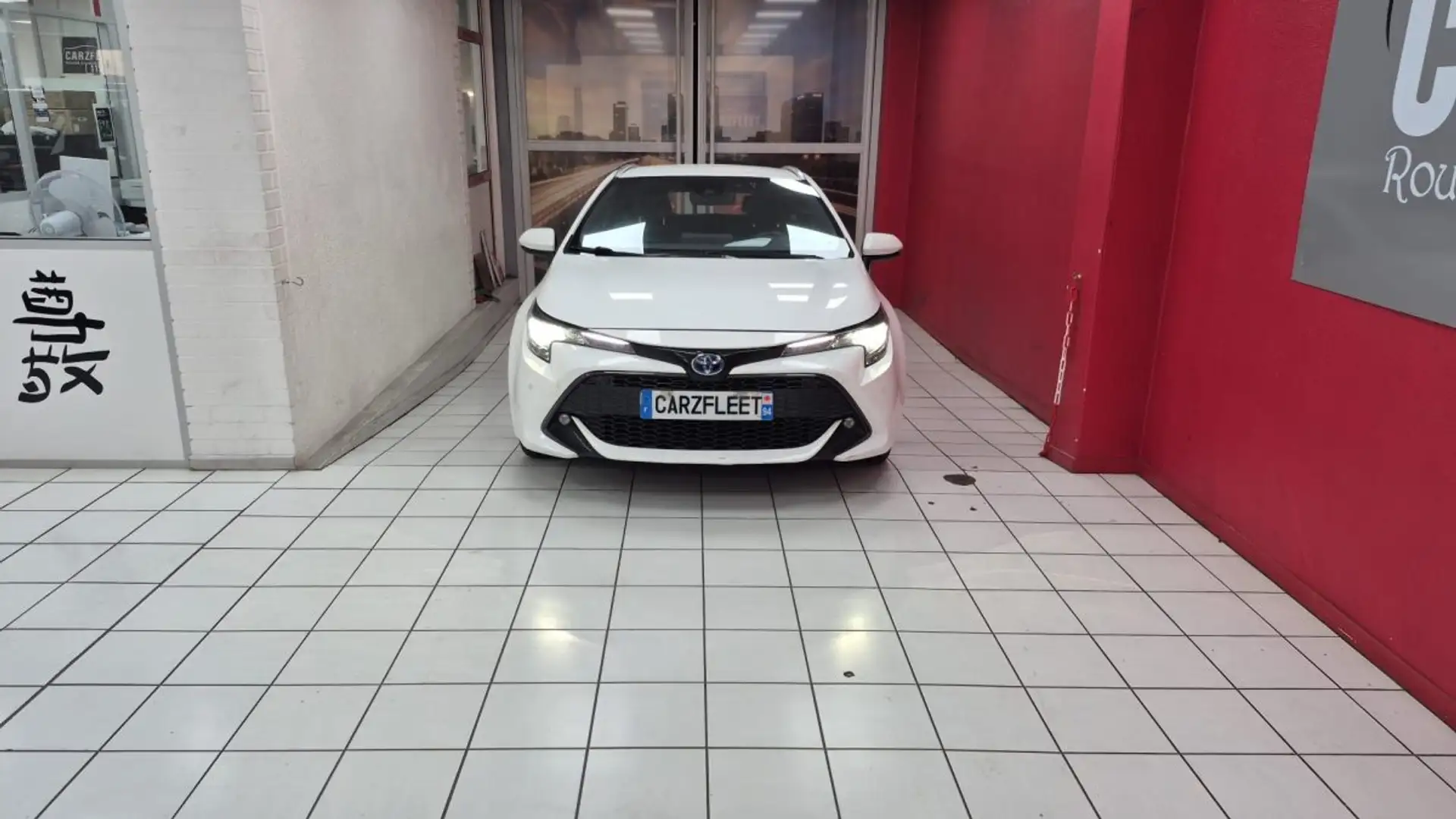 Toyota Corolla TOURING SPORTS 184cv DYNAMIC BUSINESS/1 ERE MAIN/TVA RECUP Blanc - 2