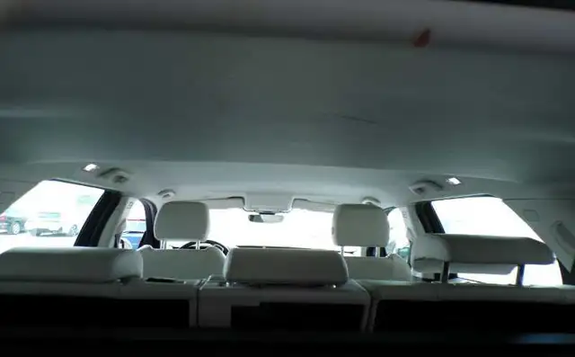 Land Rover Discovery Sport view 10
