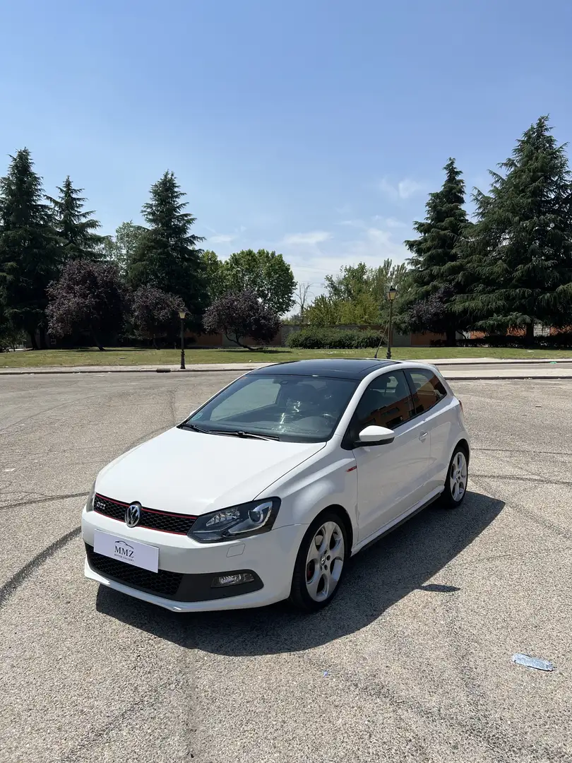 Volkswagen Polo GTI 1.4TSI DSG - 1