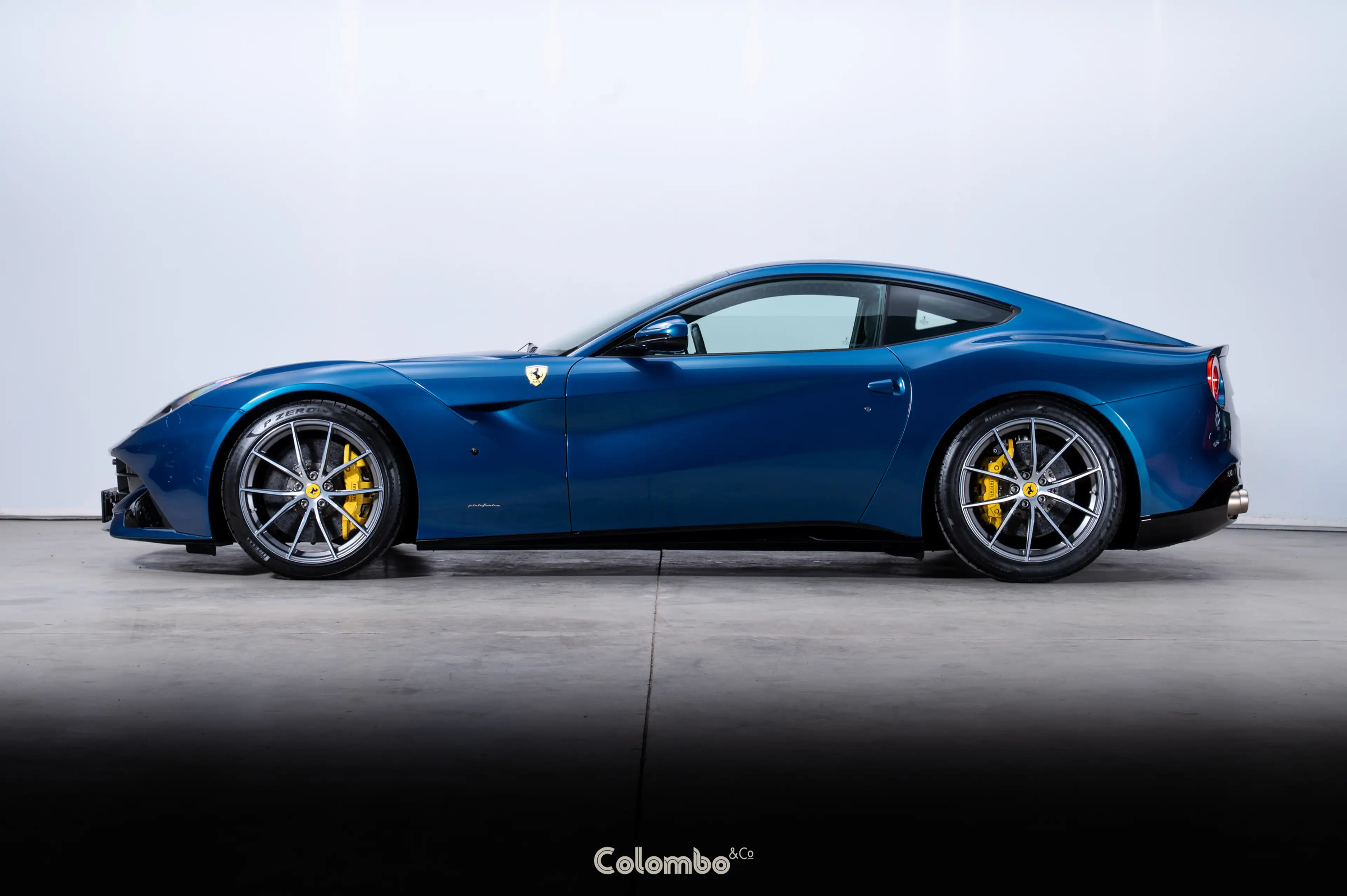 Ferrari F12 Tailor made - Blue Carbon interior trim — photo 2