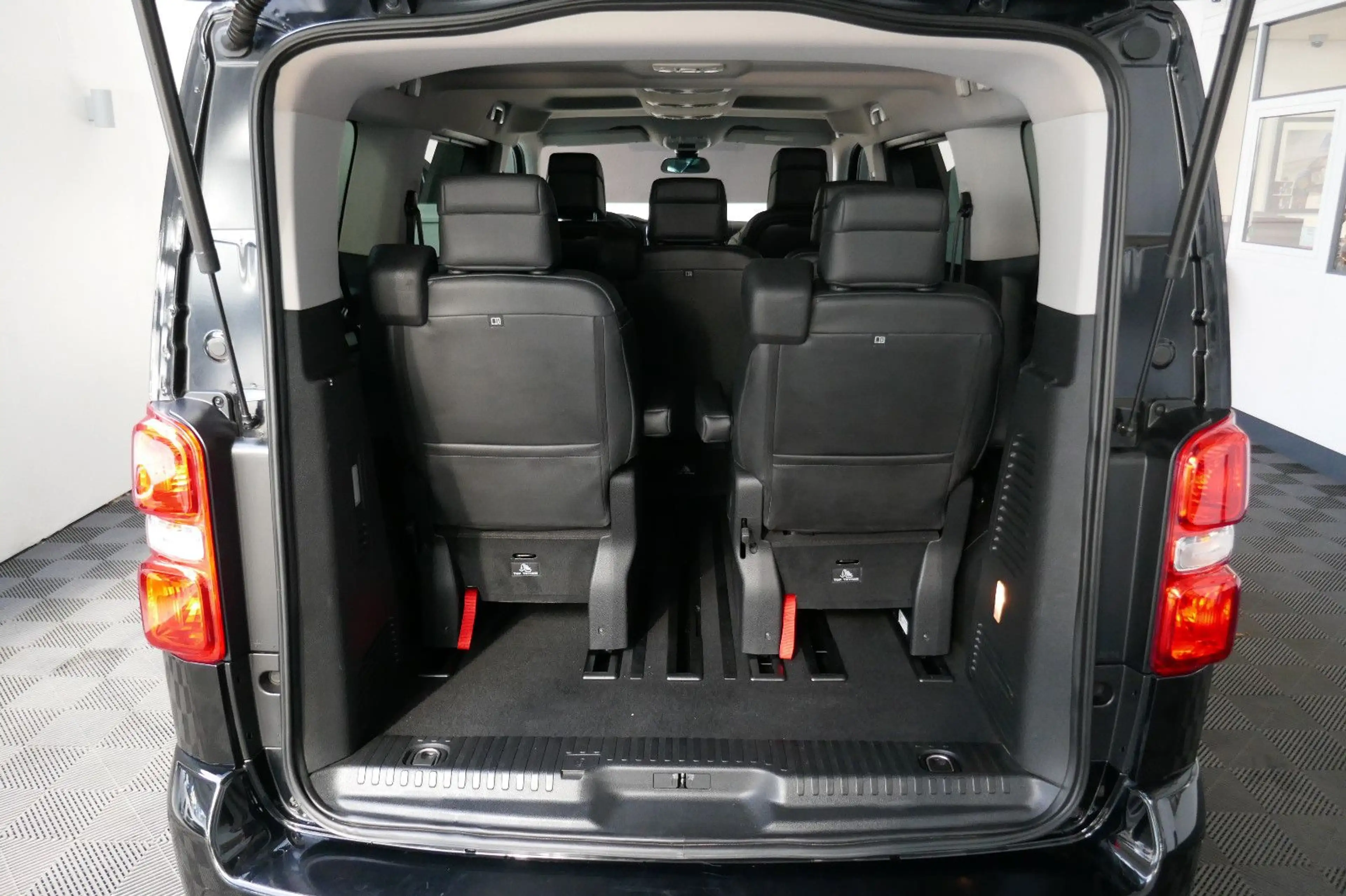 Opel Zafira Life Tourer M *LEDER*NAV*AHK*7Sitzer* — photo 12
