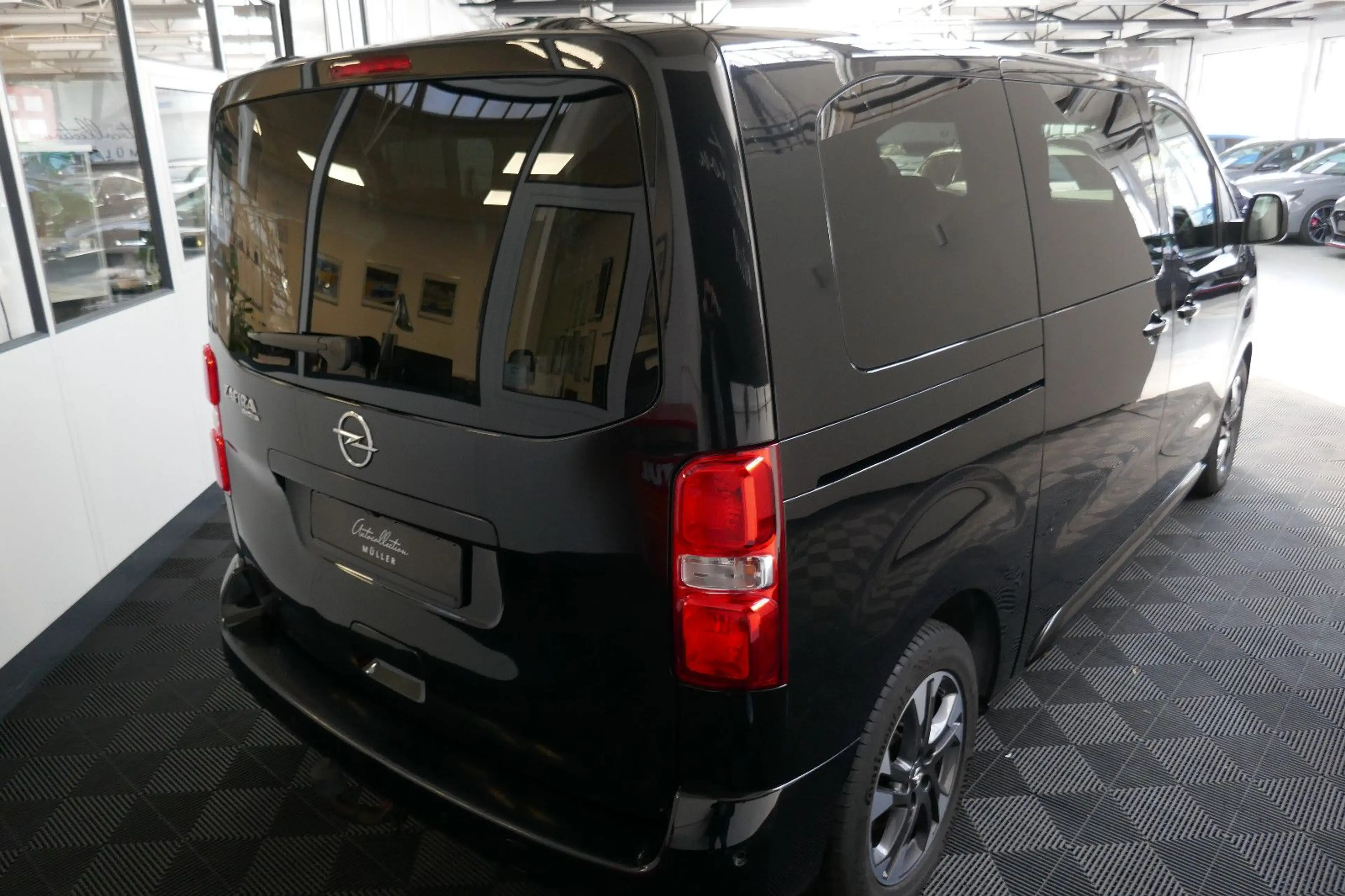 Opel Zafira Life Tourer M *LEDER*NAV*AHK*7Sitzer* — photo 3