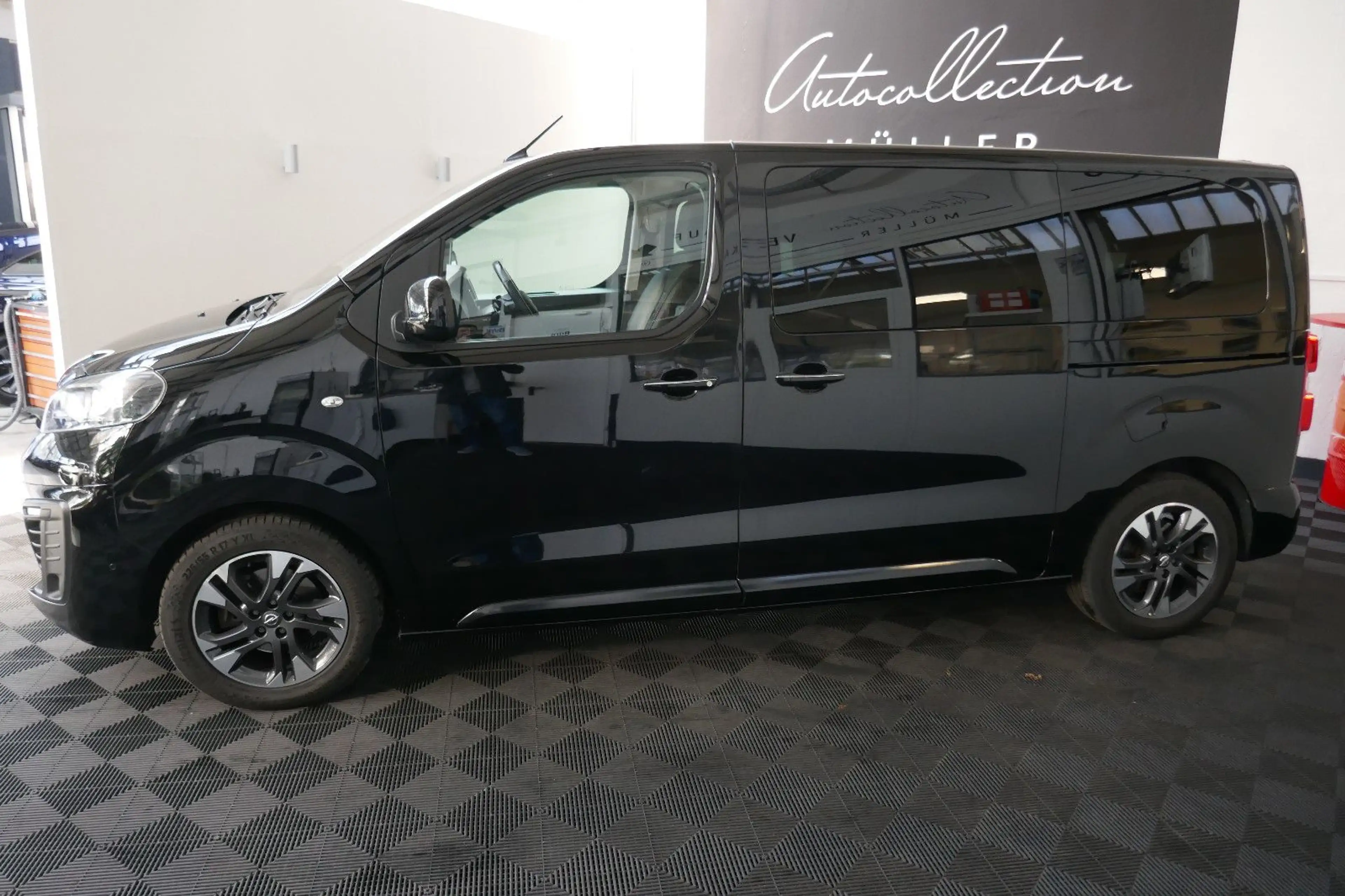 Opel Zafira Life Tourer M *LEDER*NAV*AHK*7Sitzer* — photo 5