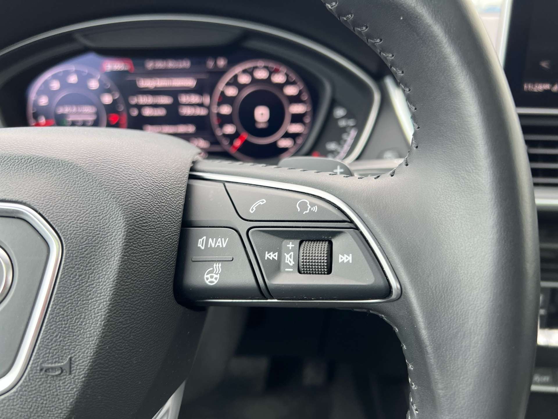 2019 Audi Q5 Prestige Quattro | Low KM | Panoramic roof thumb 12