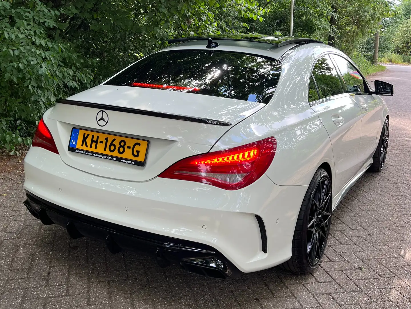 Mercedes-Benz CLA 200 CLA 200 panoramadak - AMG line - NIGHT EDITION Wit - 2