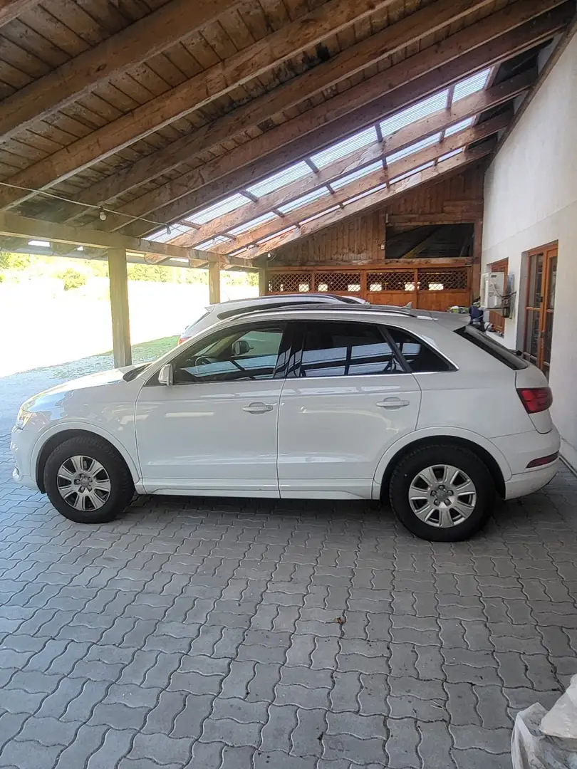 Audi Q3 2,0 TDI Sport Weiß - 2