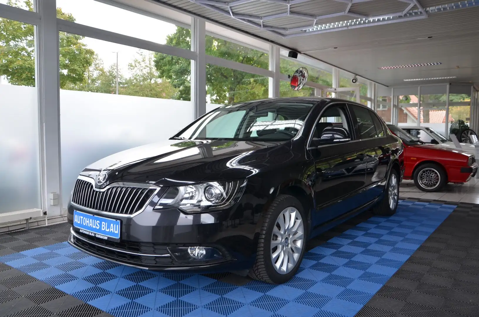 Skoda Superb 2.0 TDI Exclusive *DSG*XENON*STANDHZG*PDC Black - 1