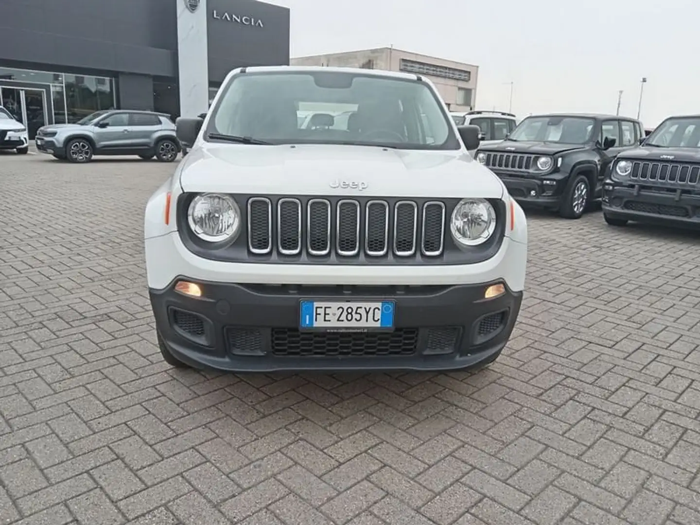 Jeep Renegade 2.0 Mjt 120 CV 4WD Active Drive Sport White - 2