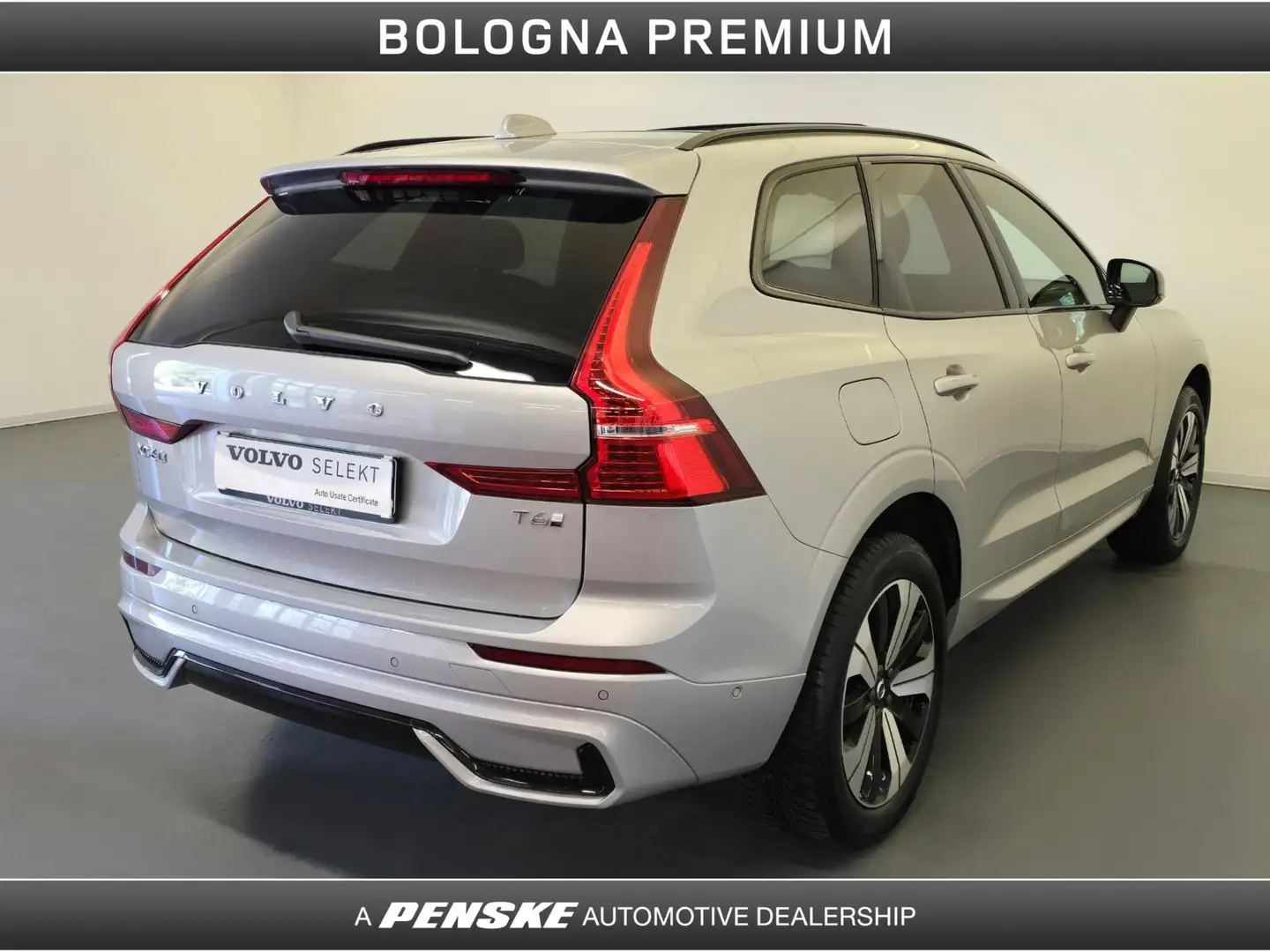 Volvo XC60 XC60 T6 Plug-in hybrid AWD automatico Plus Dark Gris - 2