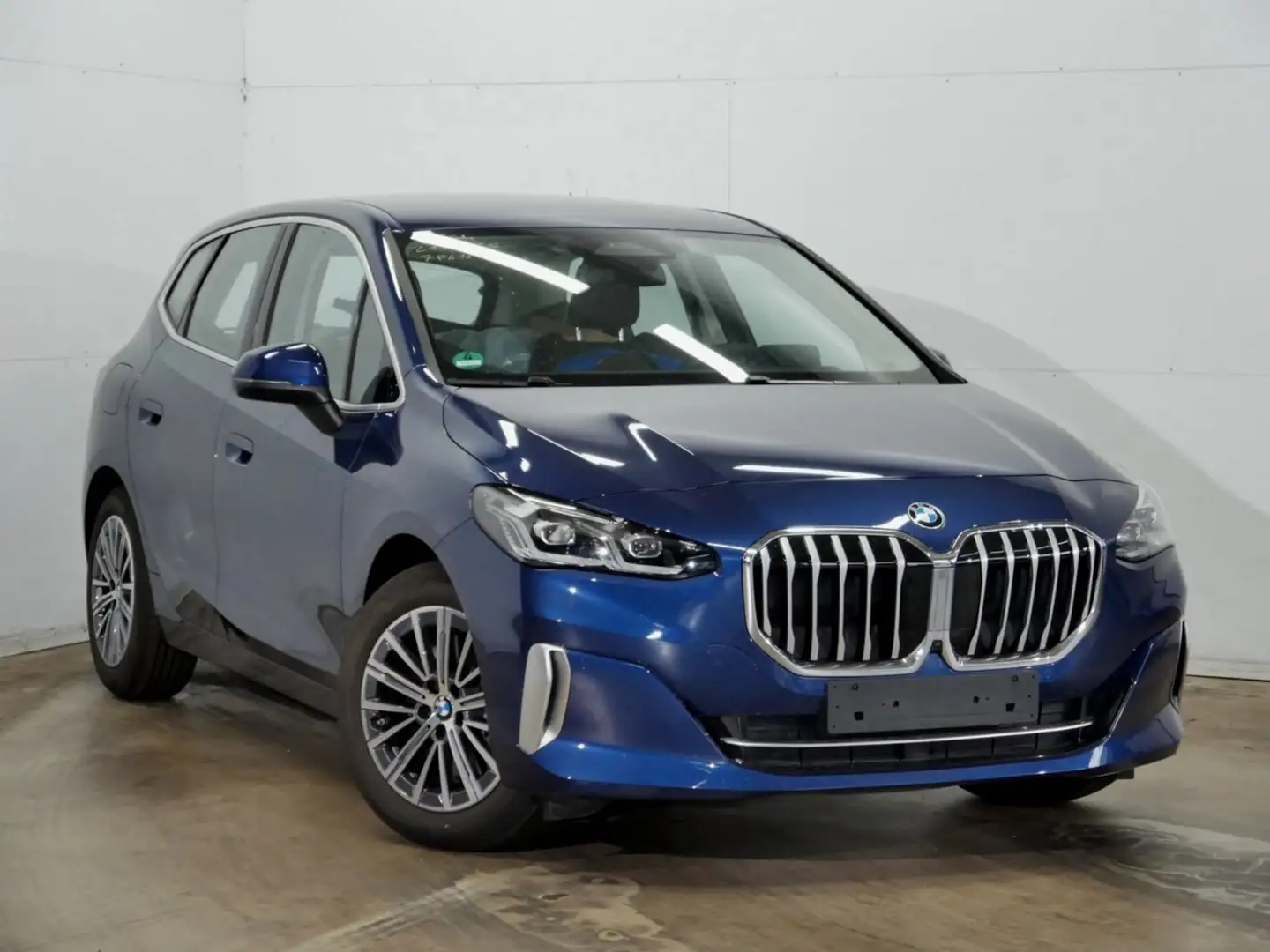 BMW 223 i LuxuryLine+Sport HUD 360°Kam Синій - 2