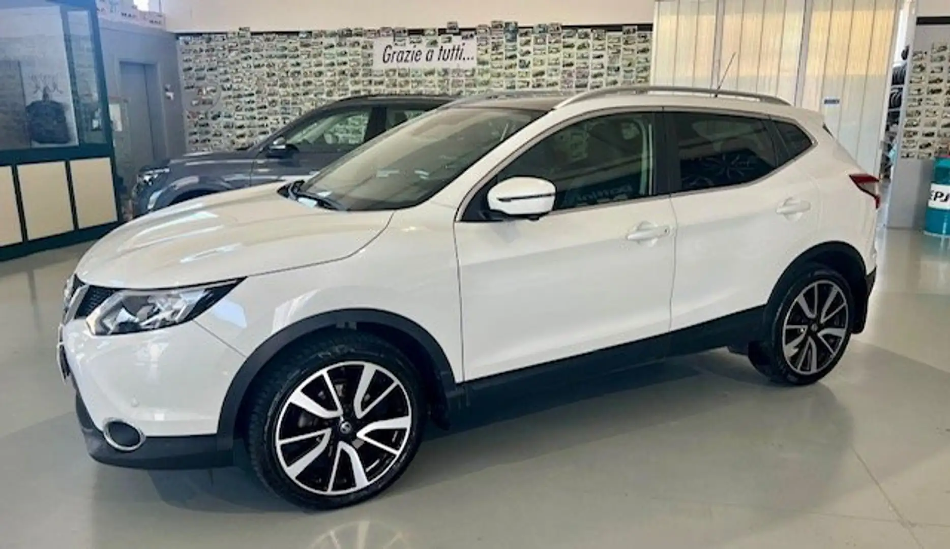Nissan Qashqai Qashqai II 1.6 dci N-Connecta 2wd xtronic Bianco - 2