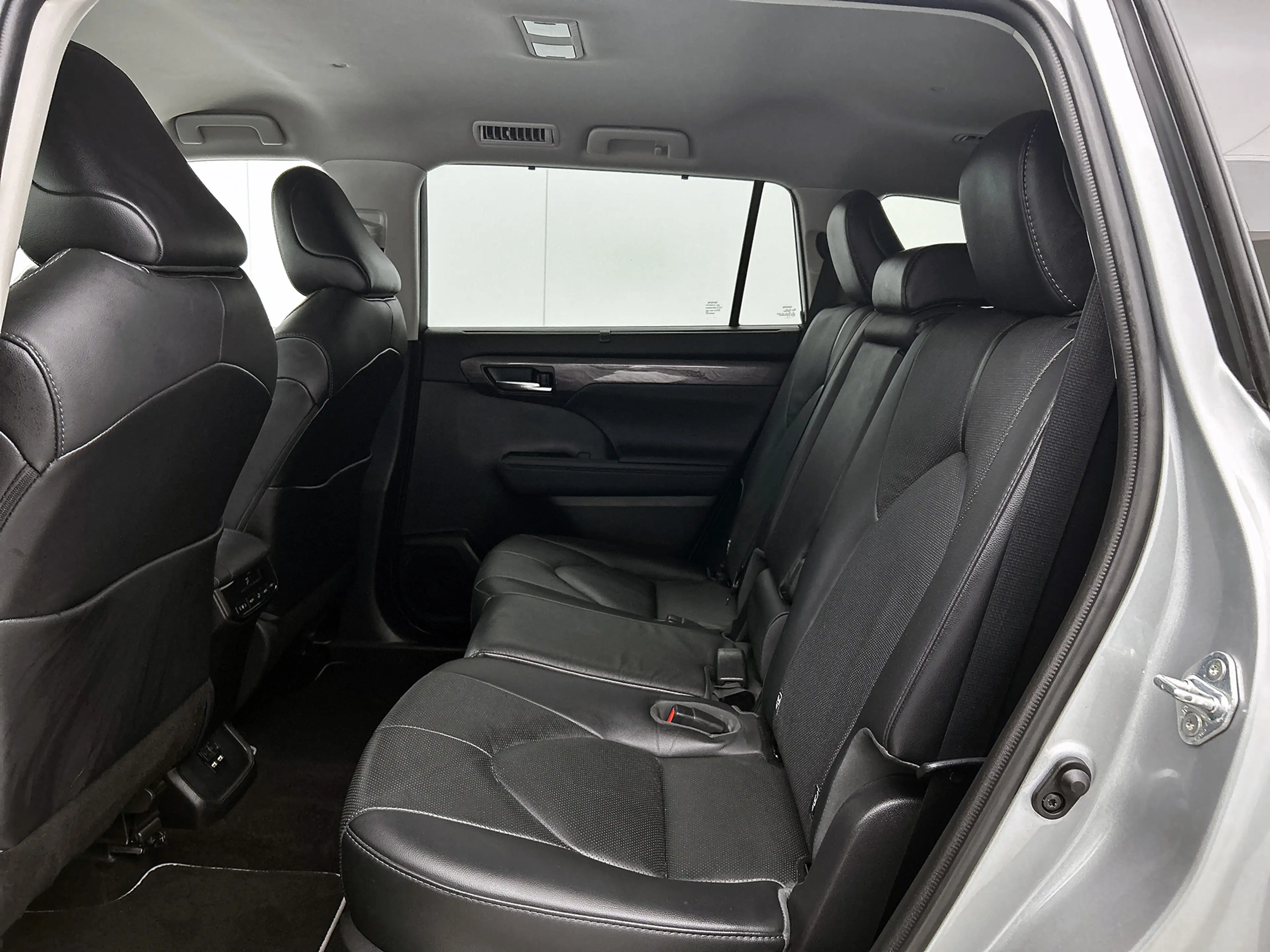Toyota Highlander 2.5 AWD Hybrid Executive — photo 9