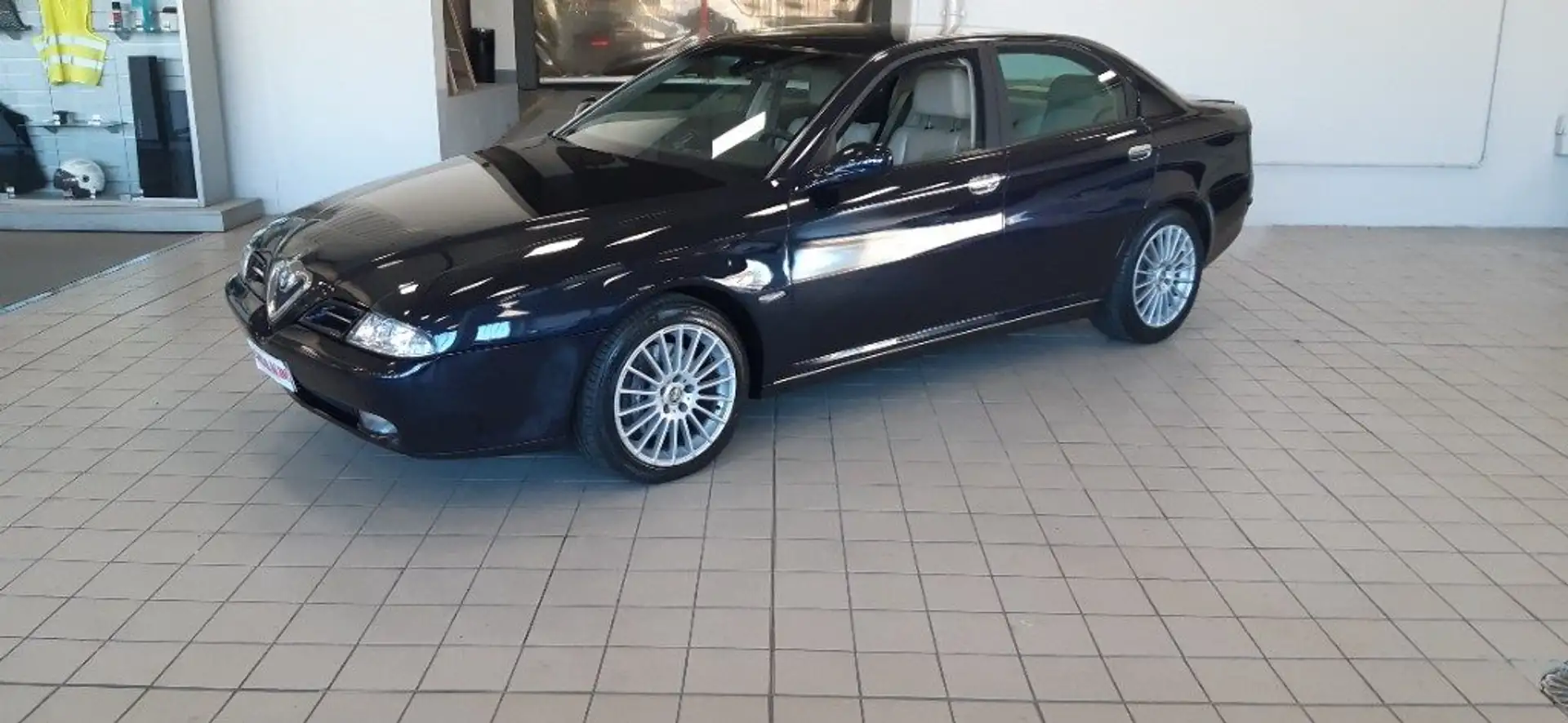 Alfa Romeo 166 2.0i V6 TURBO Blau - 1