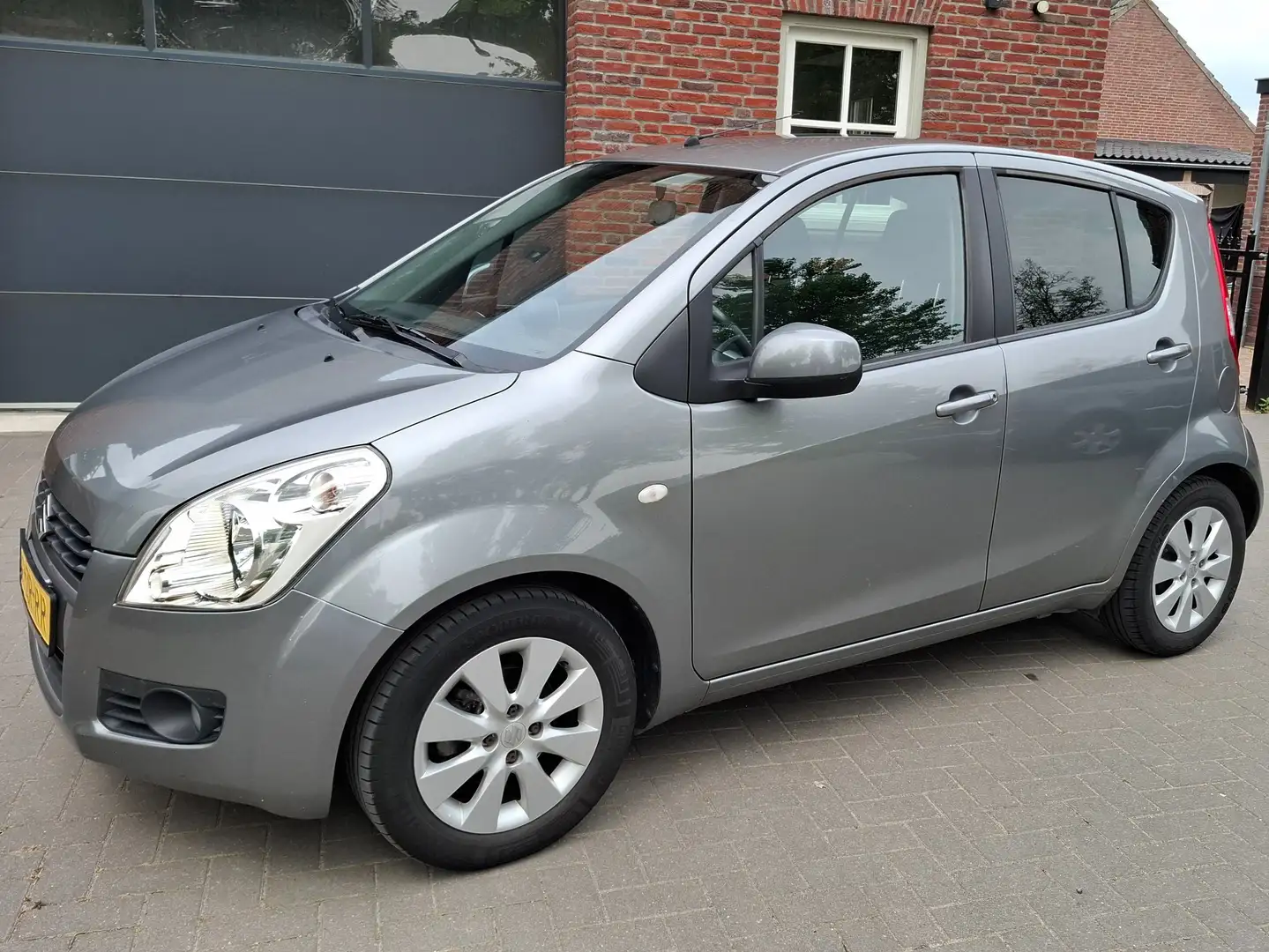Suzuki Splash Splash 1.2 Exclusive Gris - 1