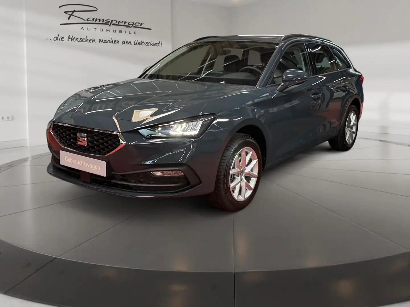 SEAT Leon Sportstourer Style 1,5 TSI Assist/Kamera/DA Blau - 2