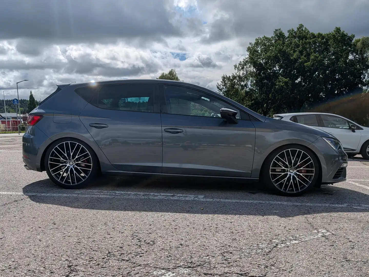 SEAT Leon Leon 2.0 TSI Start Grau - 2