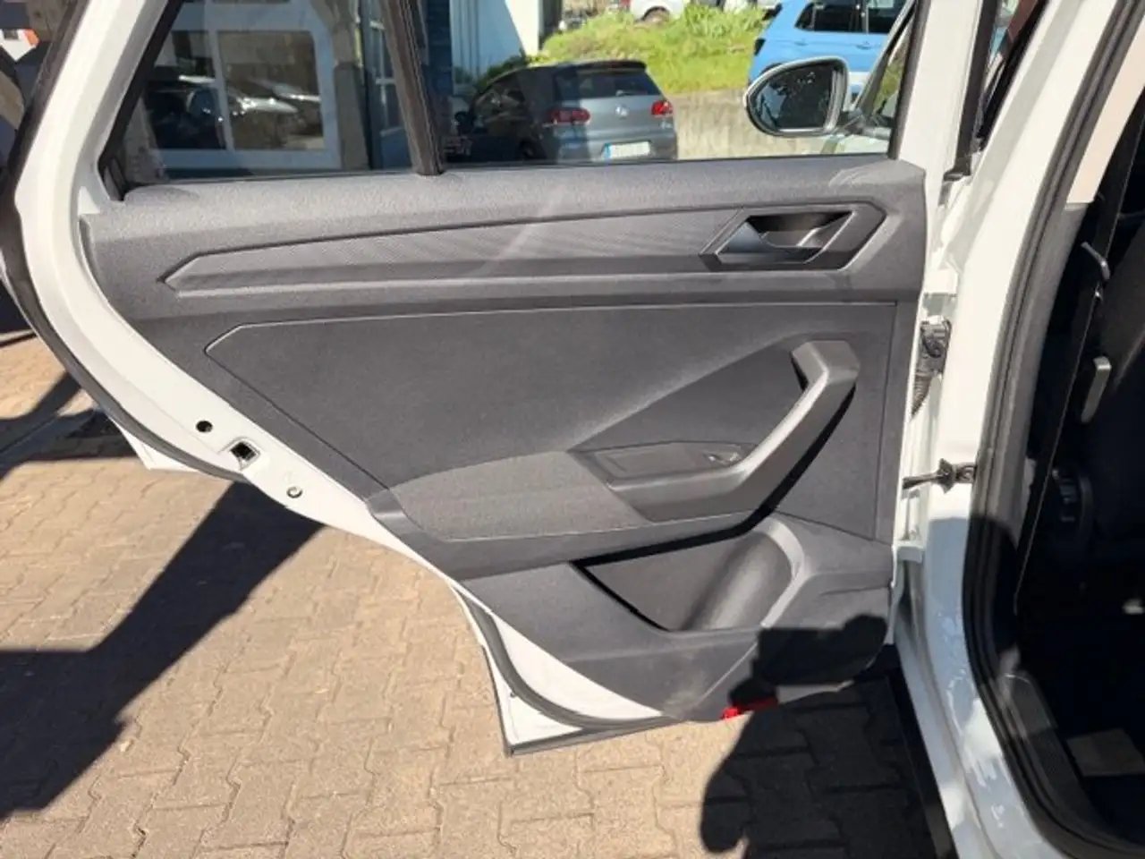 Volkswagen T-Roc 2.0TDI Life *Anhängerkupplung*App Connect*18" 19