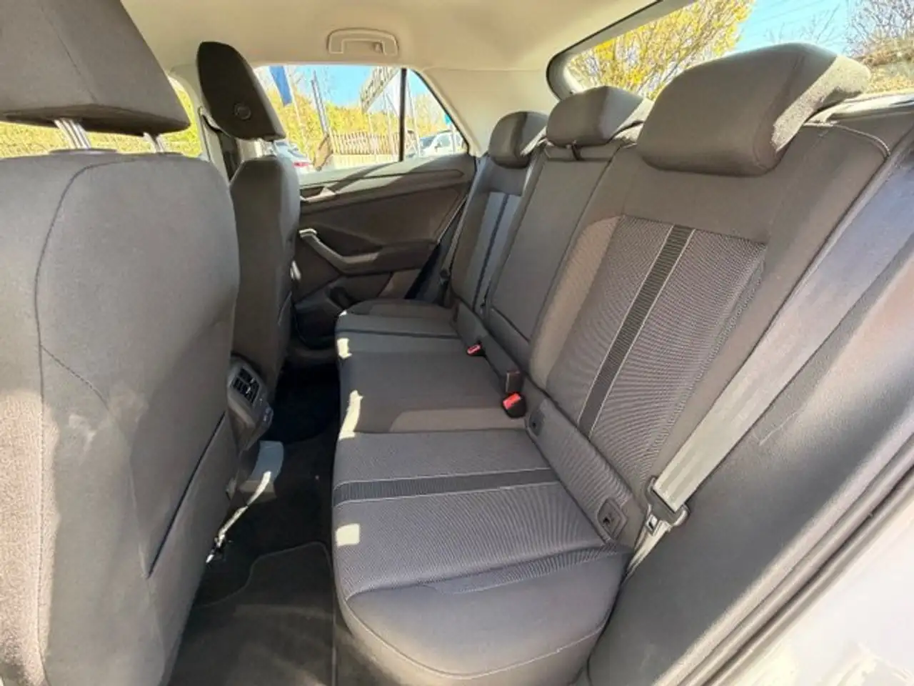 Volkswagen T-Roc 2.0TDI Life *Anhängerkupplung*App Connect*18" 21