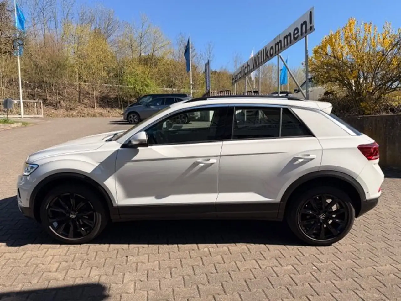 Volkswagen T-Roc 2.0TDI Life *Anhängerkupplung*App Connect*18" 8