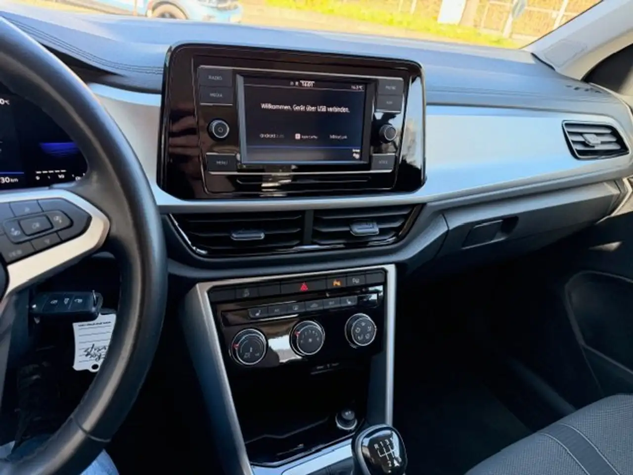 Volkswagen T-Roc 2.0TDI Life *Anhängerkupplung*App Connect*18" 17