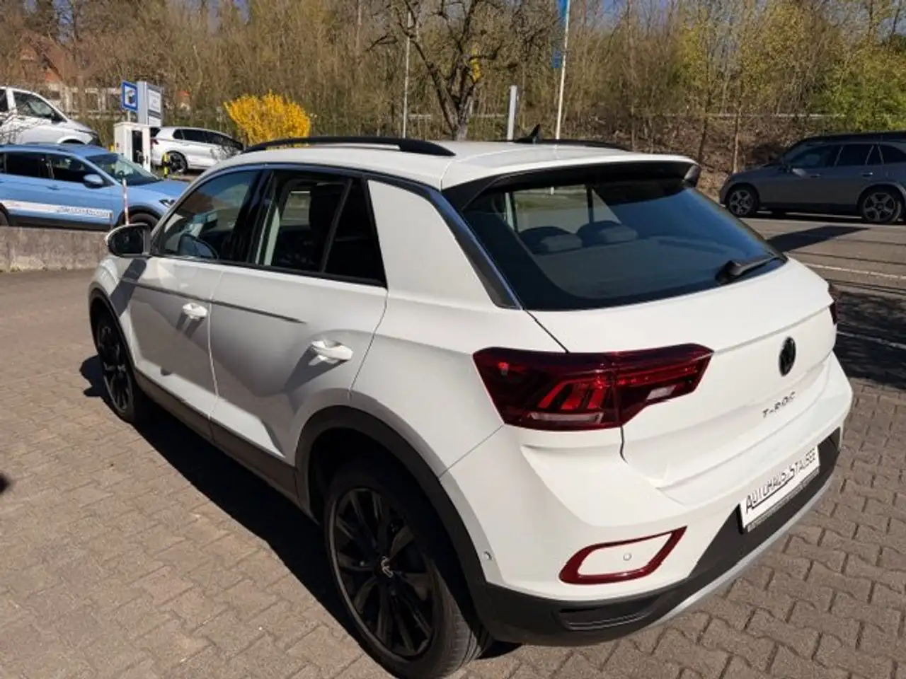 Volkswagen T-Roc 2.0TDI Life *Anhängerkupplung*App Connect*18" 7