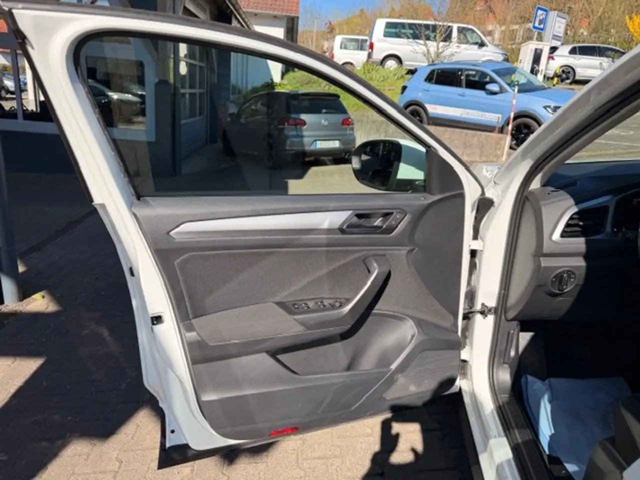 Volkswagen T-Roc 2.0TDI Life *Anhängerkupplung*App Connect*18" 10