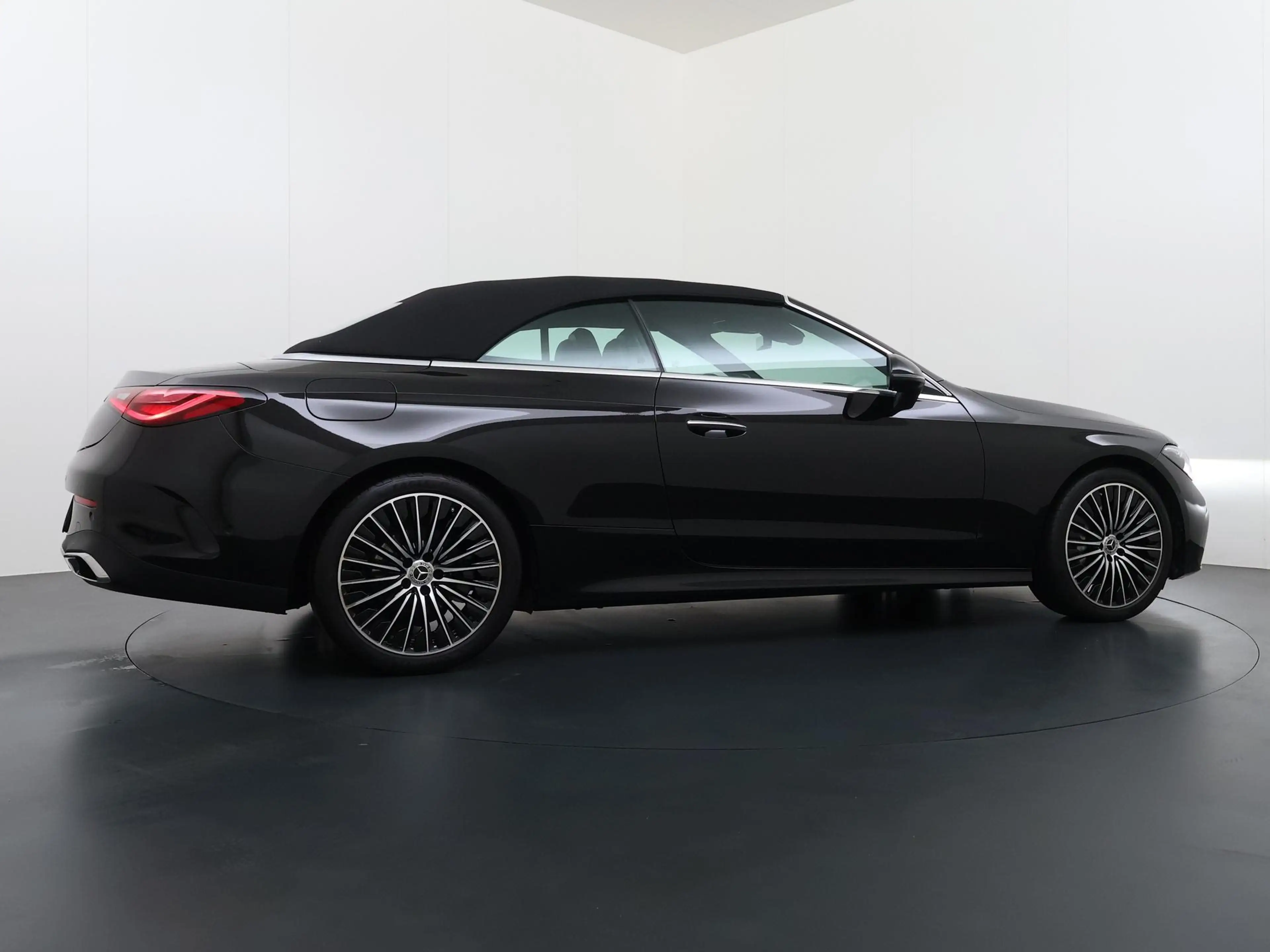 Mercedes-Benz CLE 200 Cabriolet CLE | AMG | Memory | Multispaaks — photo 4