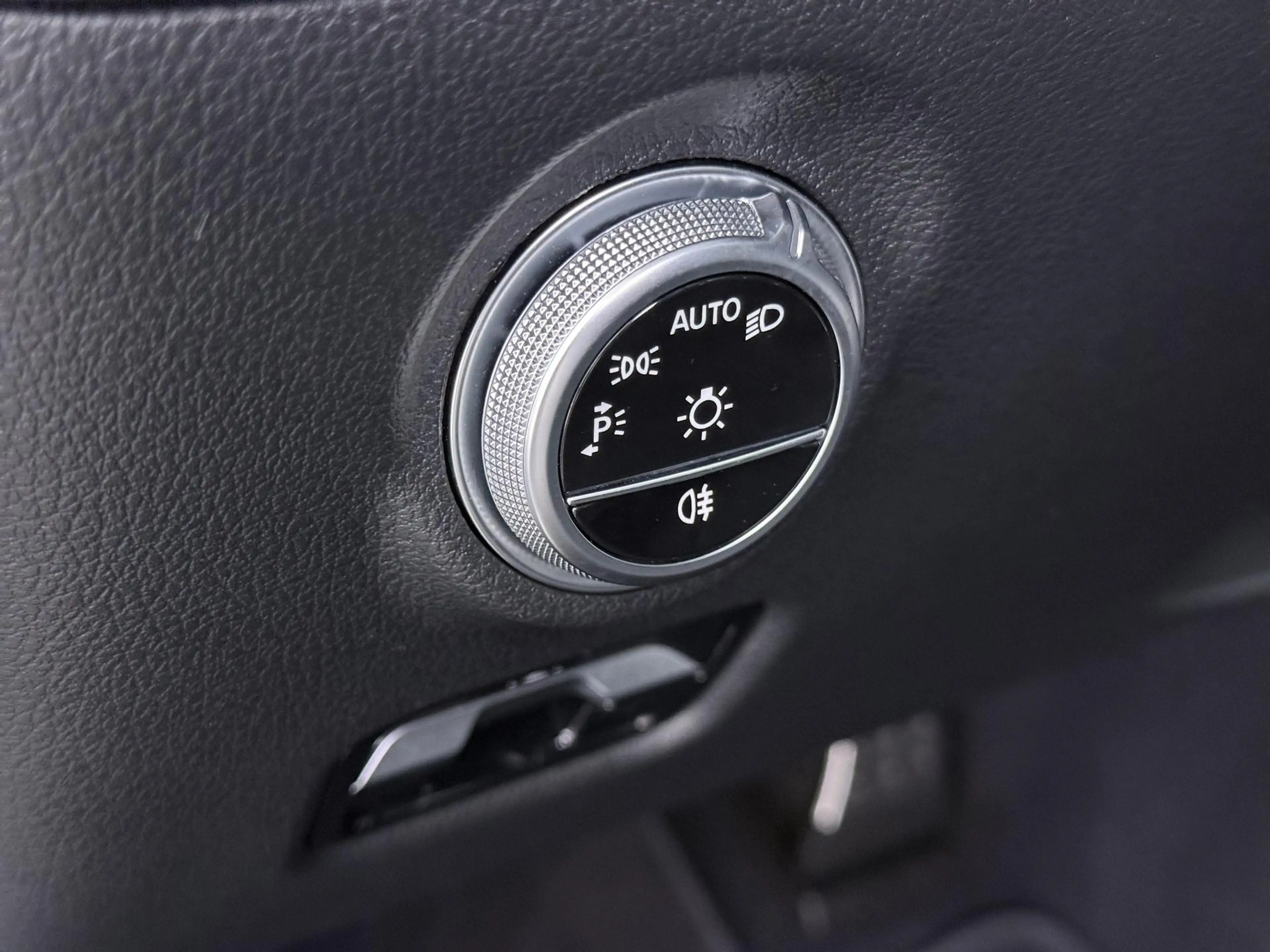Mercedes-Benz CLE 200 Cabriolet CLE | AMG | Memory | Multispaaks — photo 13