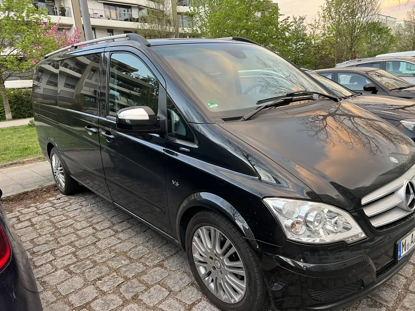 Mercedes-Benz Viano 3.0 CDI DPF lang Automatik Trend Schwarz - 2