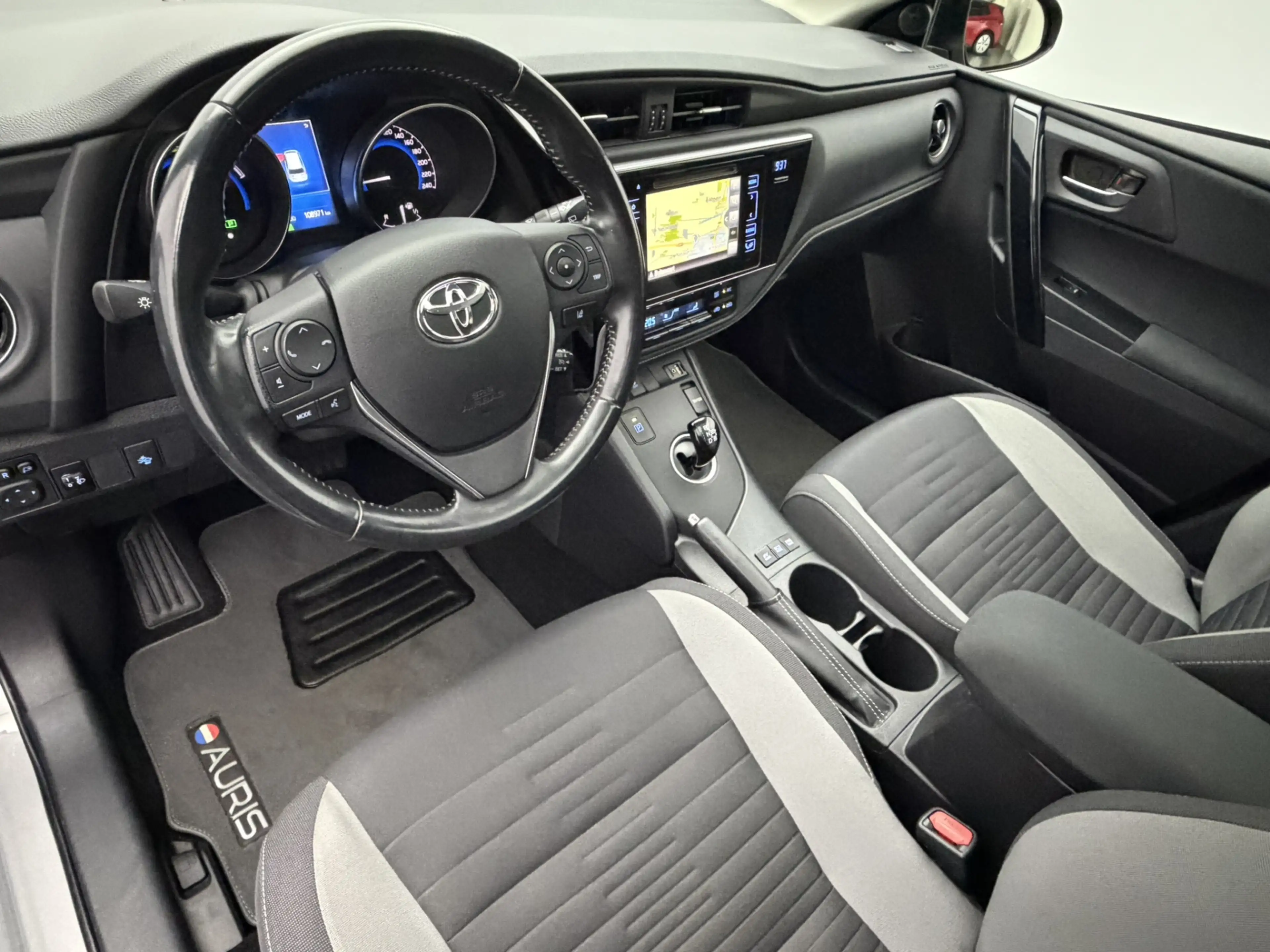 Toyota Auris 1.8 Hybrid Comfort | Fabrieksgarantie | Panoramada — photo 20