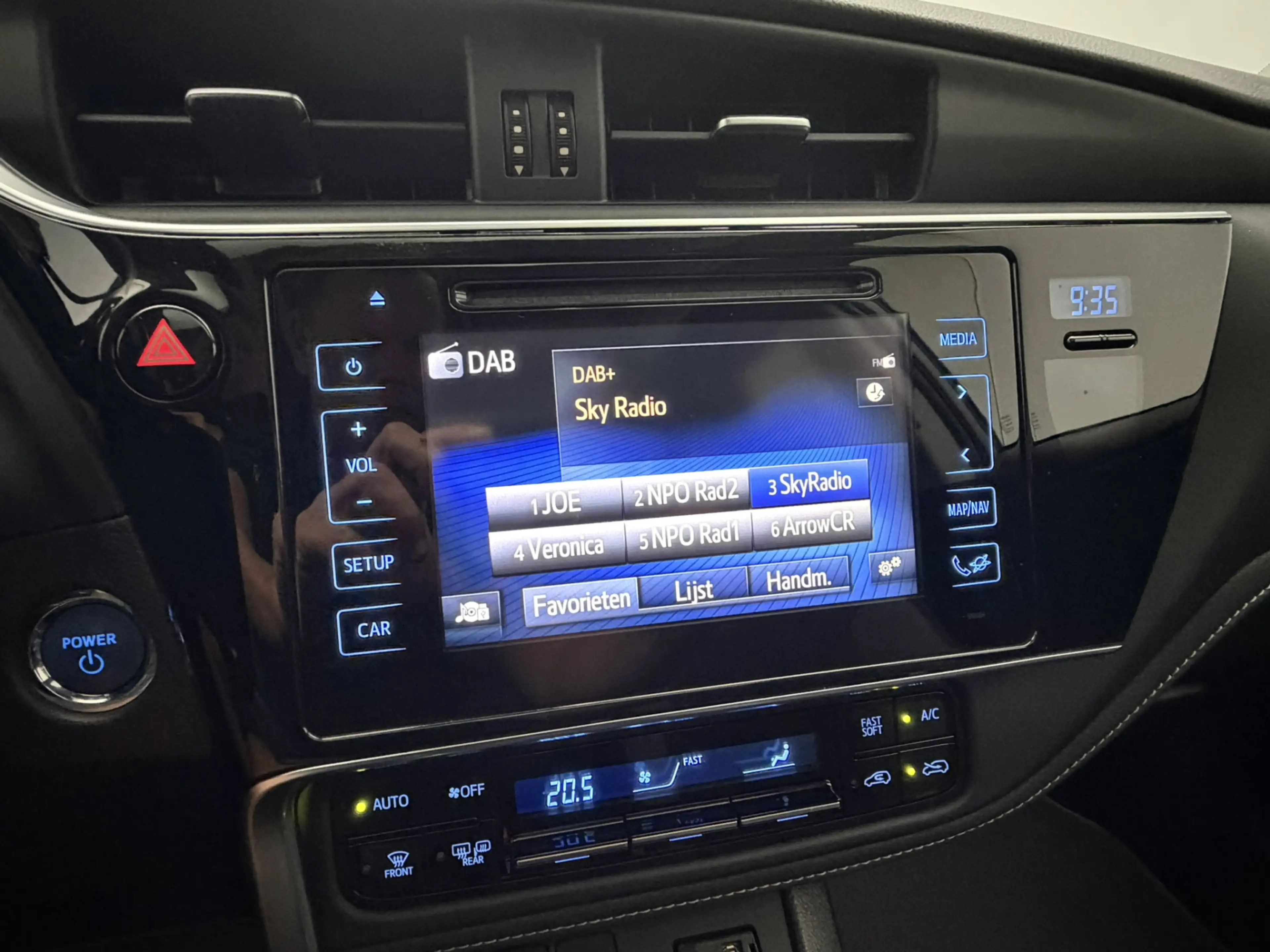 Toyota Auris 1.8 Hybrid Comfort | Fabrieksgarantie | Panoramada — photo 22