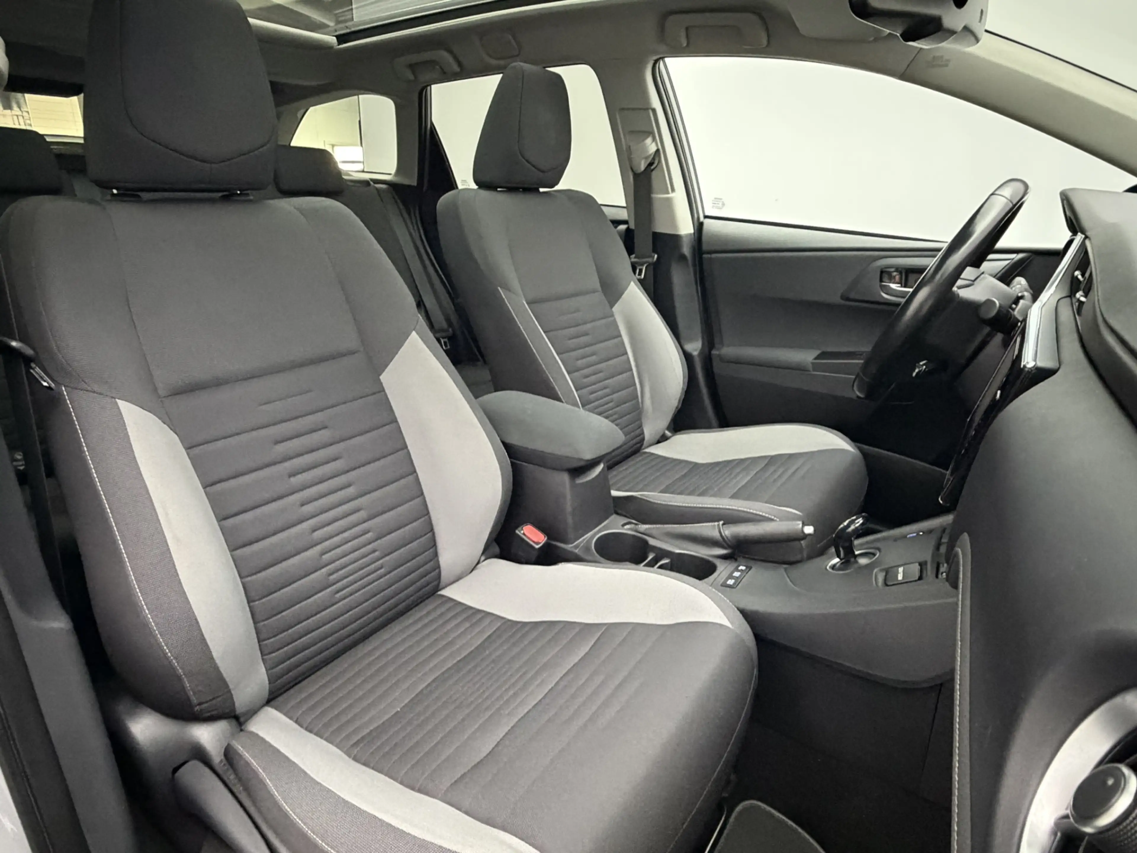 Toyota Auris 1.8 Hybrid Comfort | Fabrieksgarantie | Panoramada — photo 8