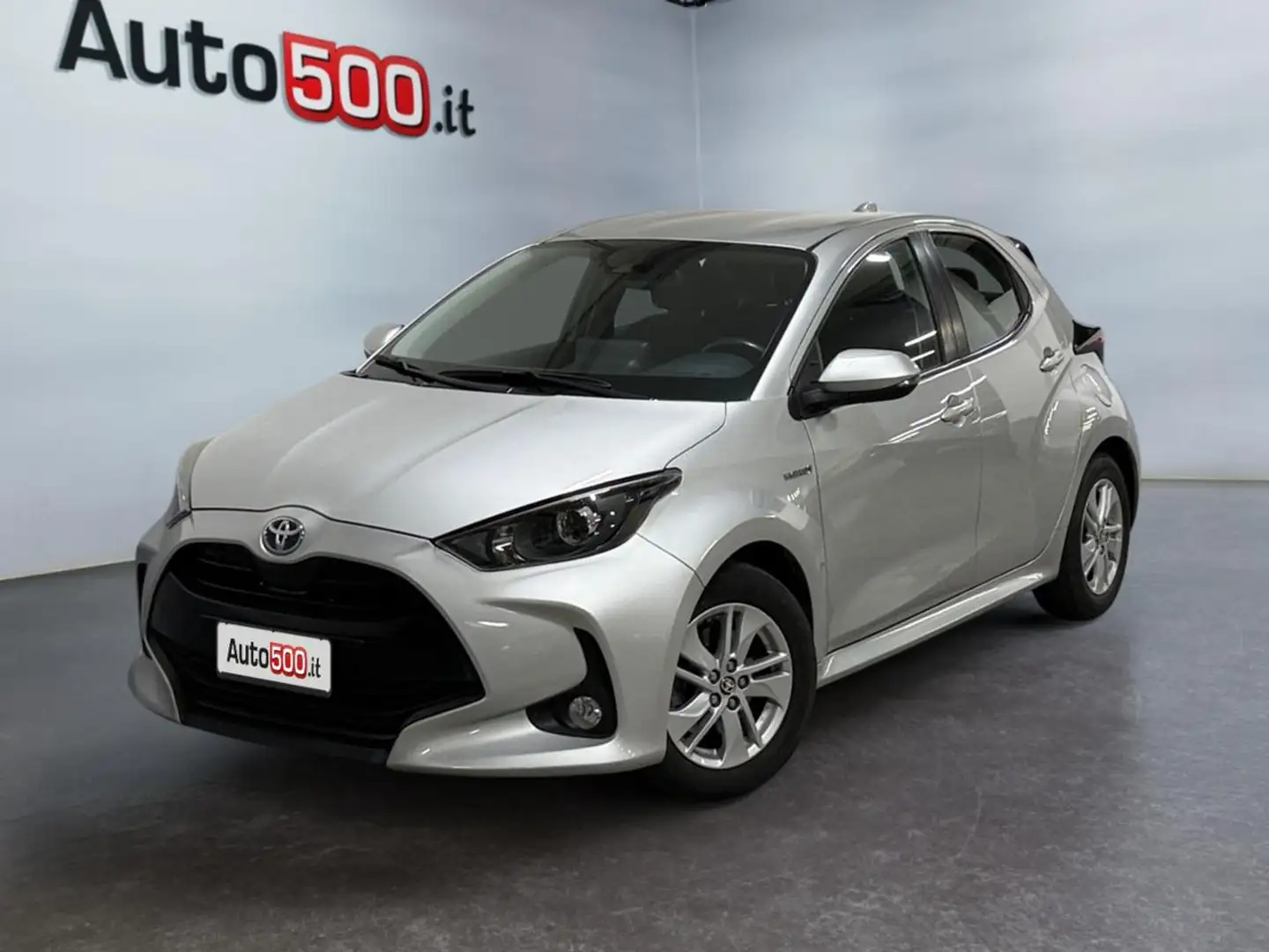 Toyota Yaris 1.5 Hybrid 5 porte Business Argento - 1