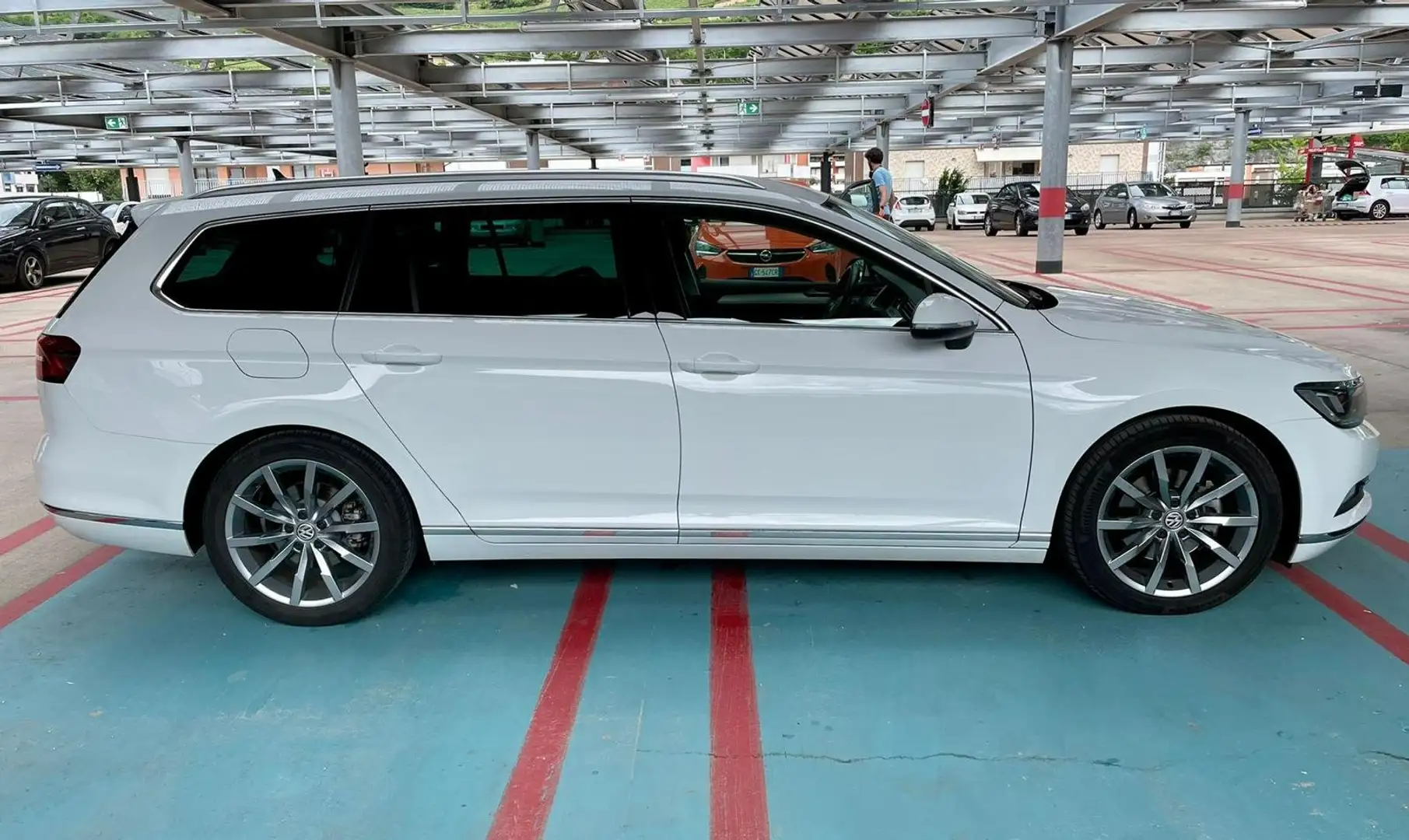 Volkswagen Passat Variant Passat VIII 2015 Variant 2.0 tdi Highline150cv dsg Alb - 1