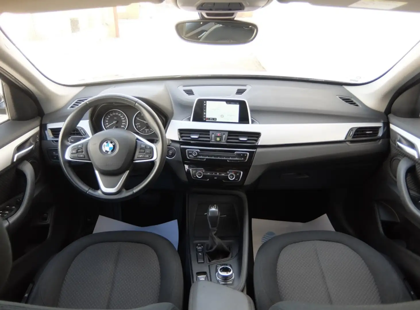BMW X1 sDrive 18dA Business Azul - 2