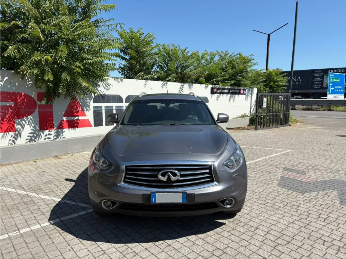 Infiniti QX70 3.0 diesel V6 AT GT Premium Grau - 2