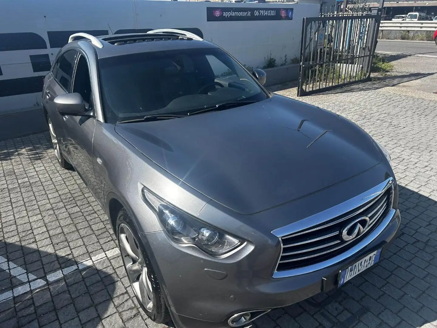Infiniti QX70 3.0 diesel V6 AT GT Premium Gris - 1