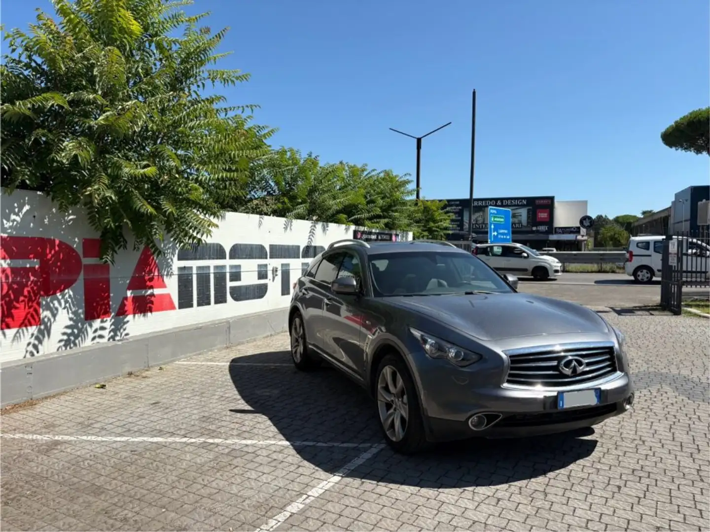 Infiniti QX70 3.0 diesel V6 AT GT Premium Grau - 1