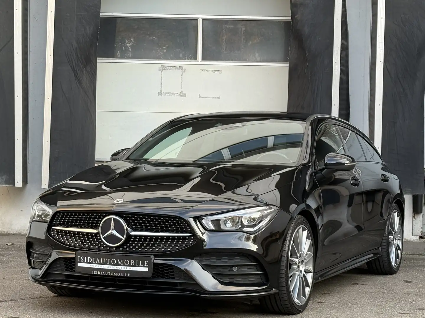 Mercedes-Benz CLA 200 AMG Night LED MBUX 19 Schwarz - 1