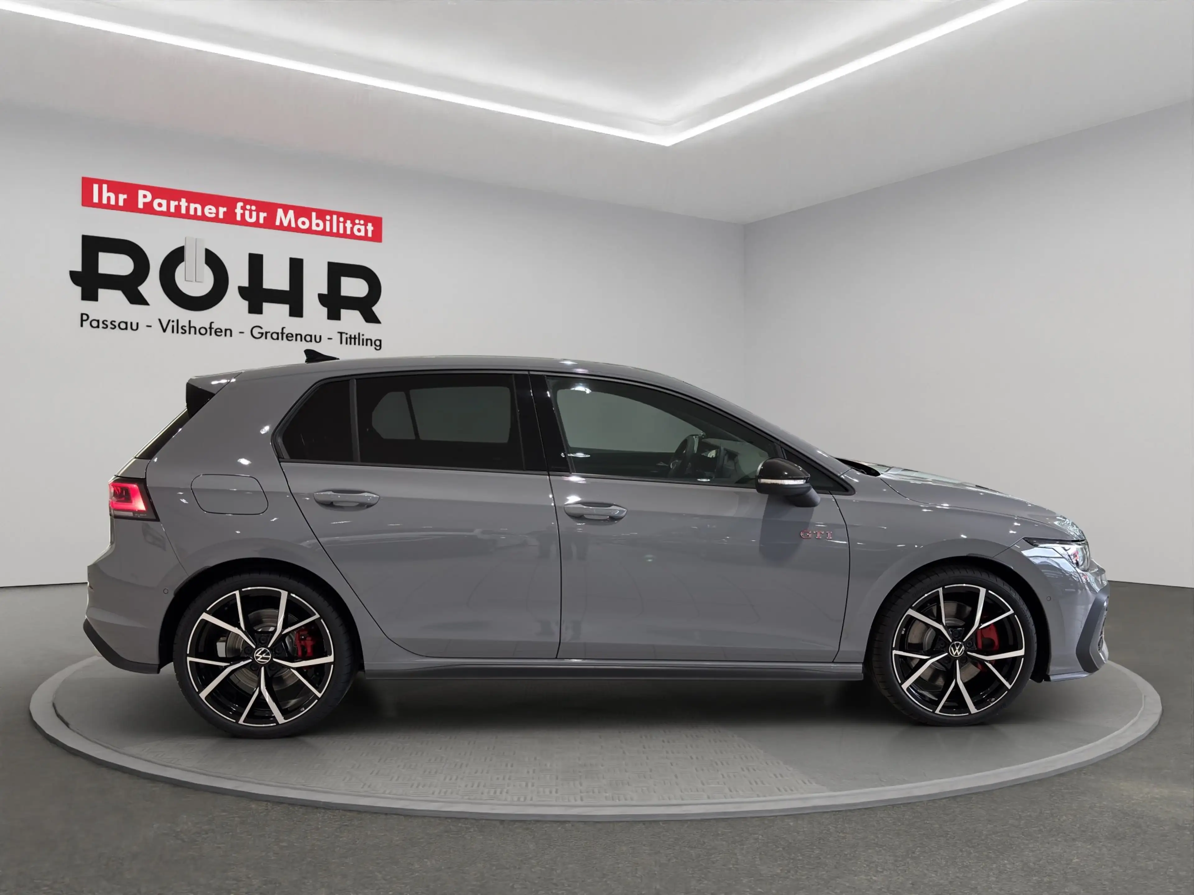 Volkswagen Golf GTI Golf VIII GTI 2.0 TSI Black ACC HUD Kam. LED PDC — photo 3