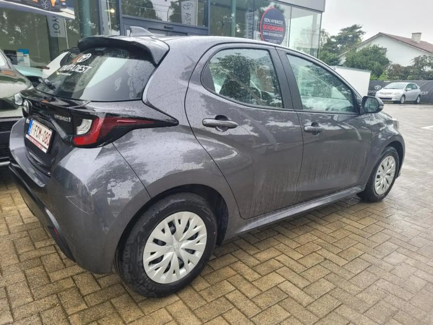 Toyota Yaris Dynamic Grau - 2
