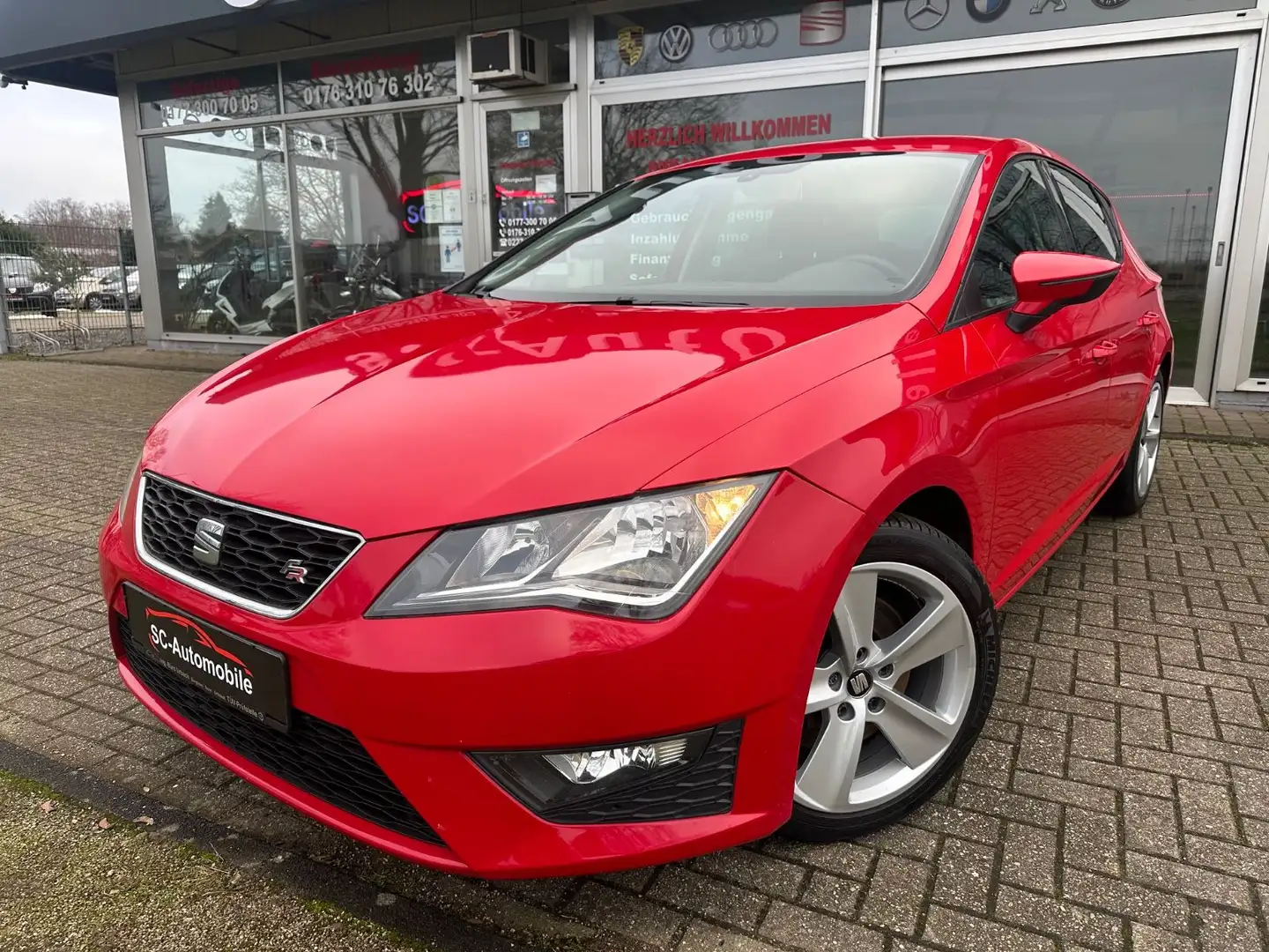 SEAT Leon FR*NAVI*TEMPOAT*1-HAND*TEILLEDER* Rood - 1
