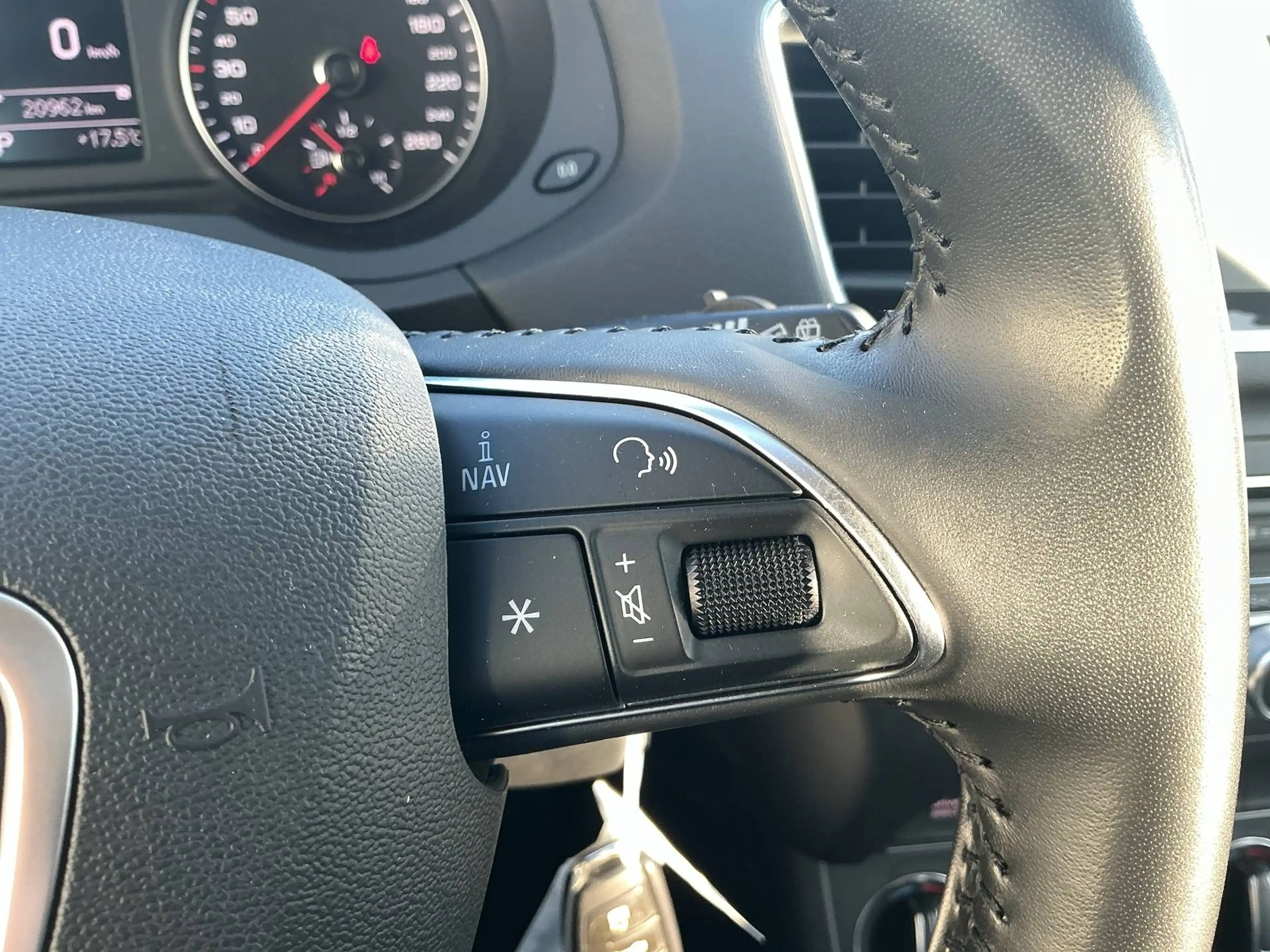 Audi Q3 design — photo 11